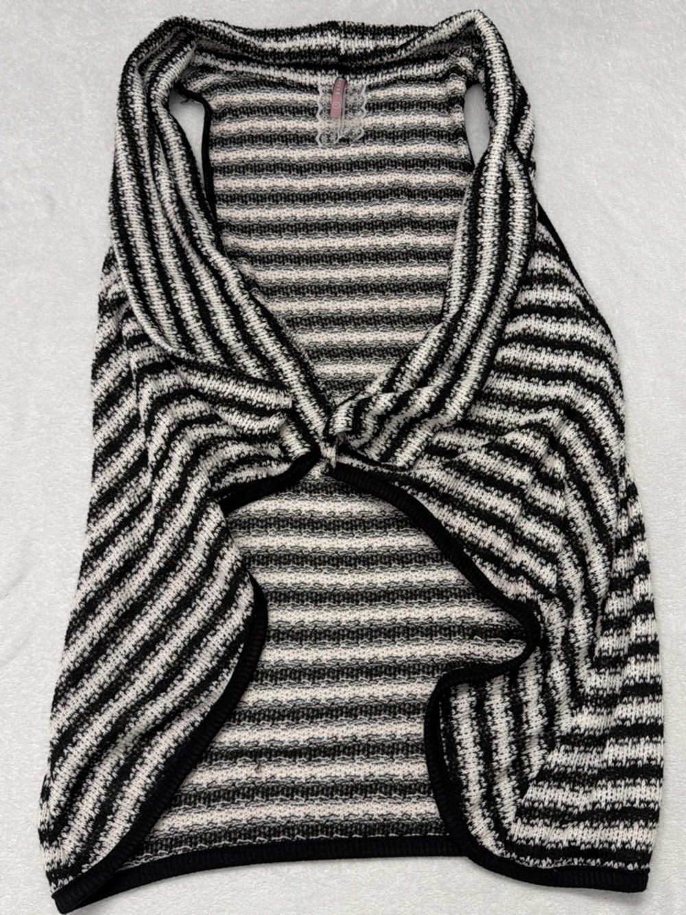 🖤 MAUVE Striped Knit Vest — Size L